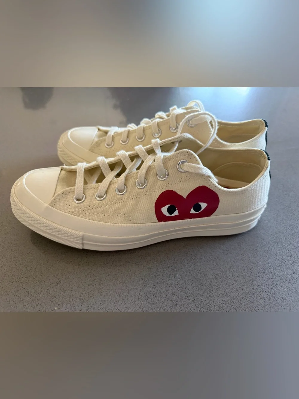 Converse Cream Low-Top Sneakers with Red Heart Graphic - Picture 2 of 5